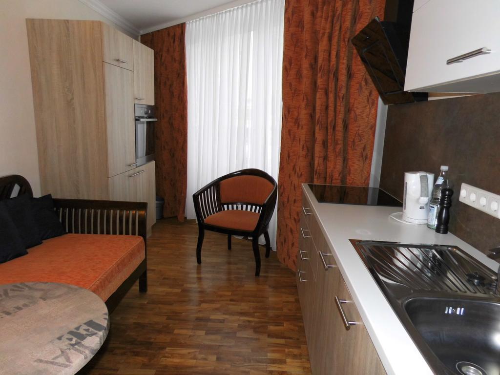 Aparthotel Guzulka & Restaurant Берлин Экстерьер фото