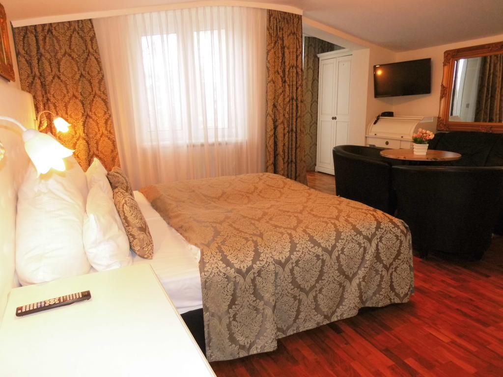 Aparthotel Guzulka & Restaurant Берлин Экстерьер фото