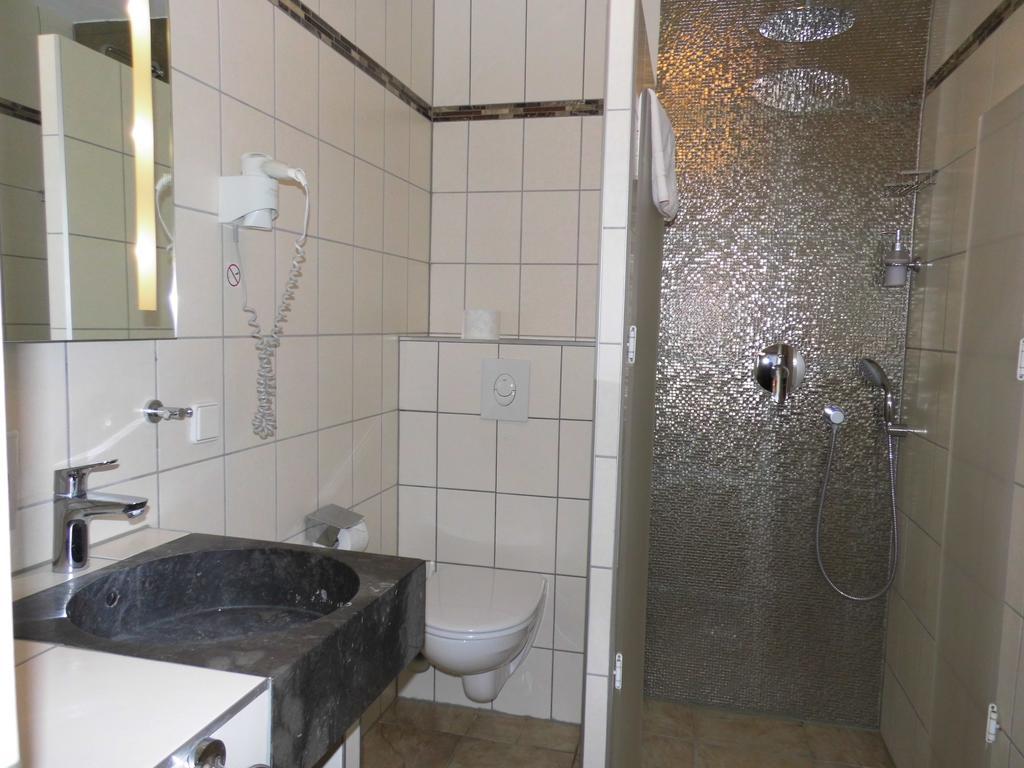 Aparthotel Guzulka & Restaurant Берлин Экстерьер фото