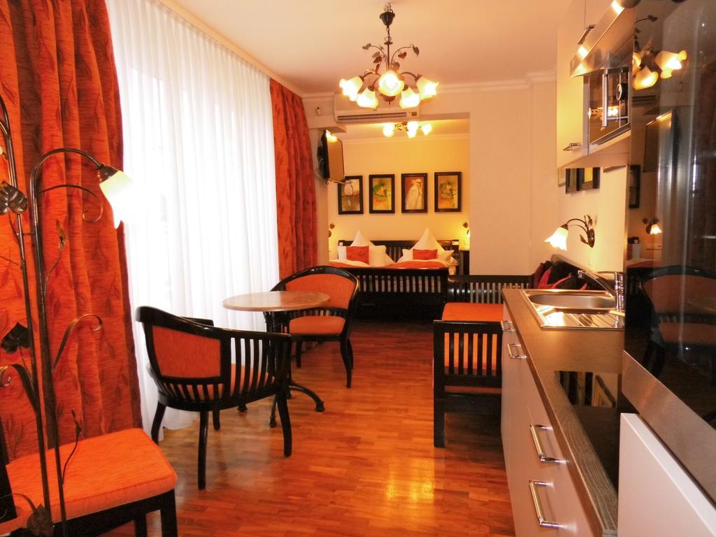 Aparthotel Guzulka & Restaurant Берлин Экстерьер фото