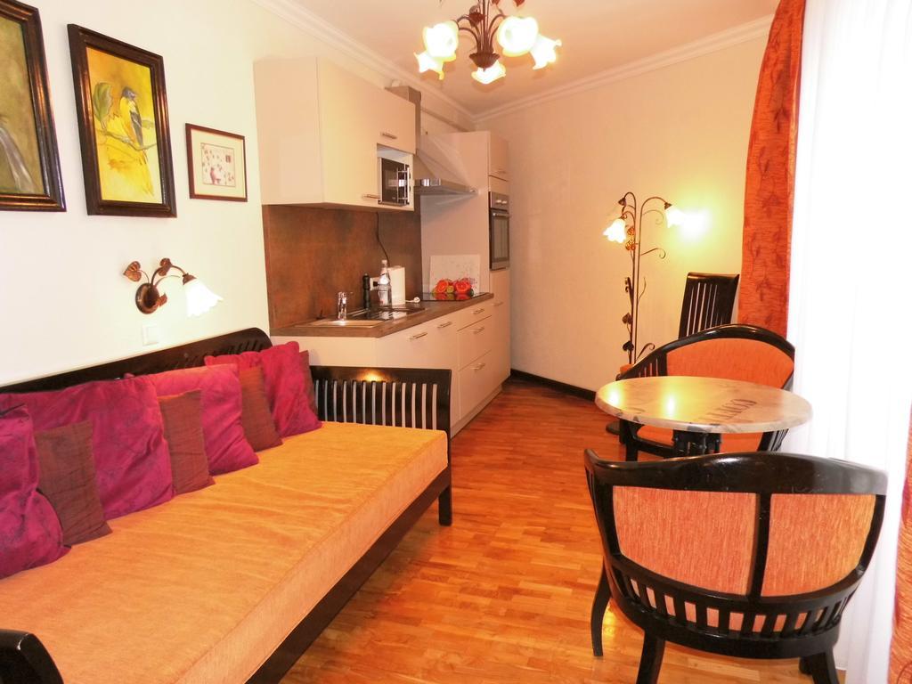 Aparthotel Guzulka & Restaurant Берлин Экстерьер фото