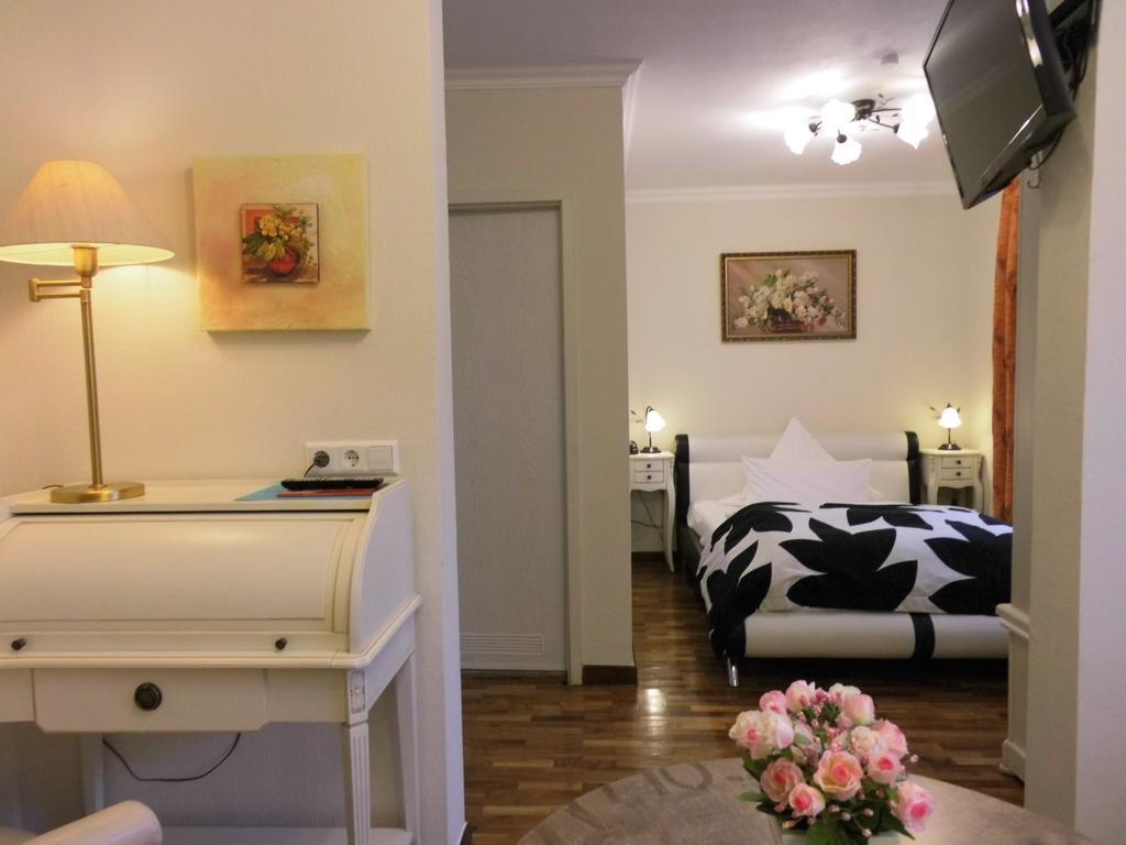 Aparthotel Guzulka & Restaurant Берлин Экстерьер фото