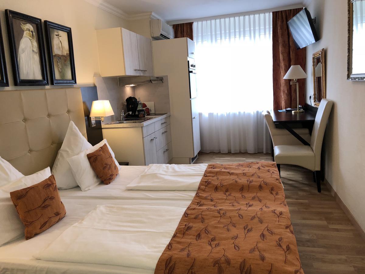 Aparthotel Guzulka & Restaurant Берлин Экстерьер фото