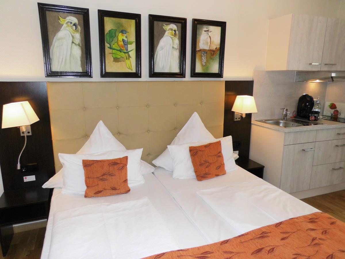 Aparthotel Guzulka & Restaurant Берлин Экстерьер фото