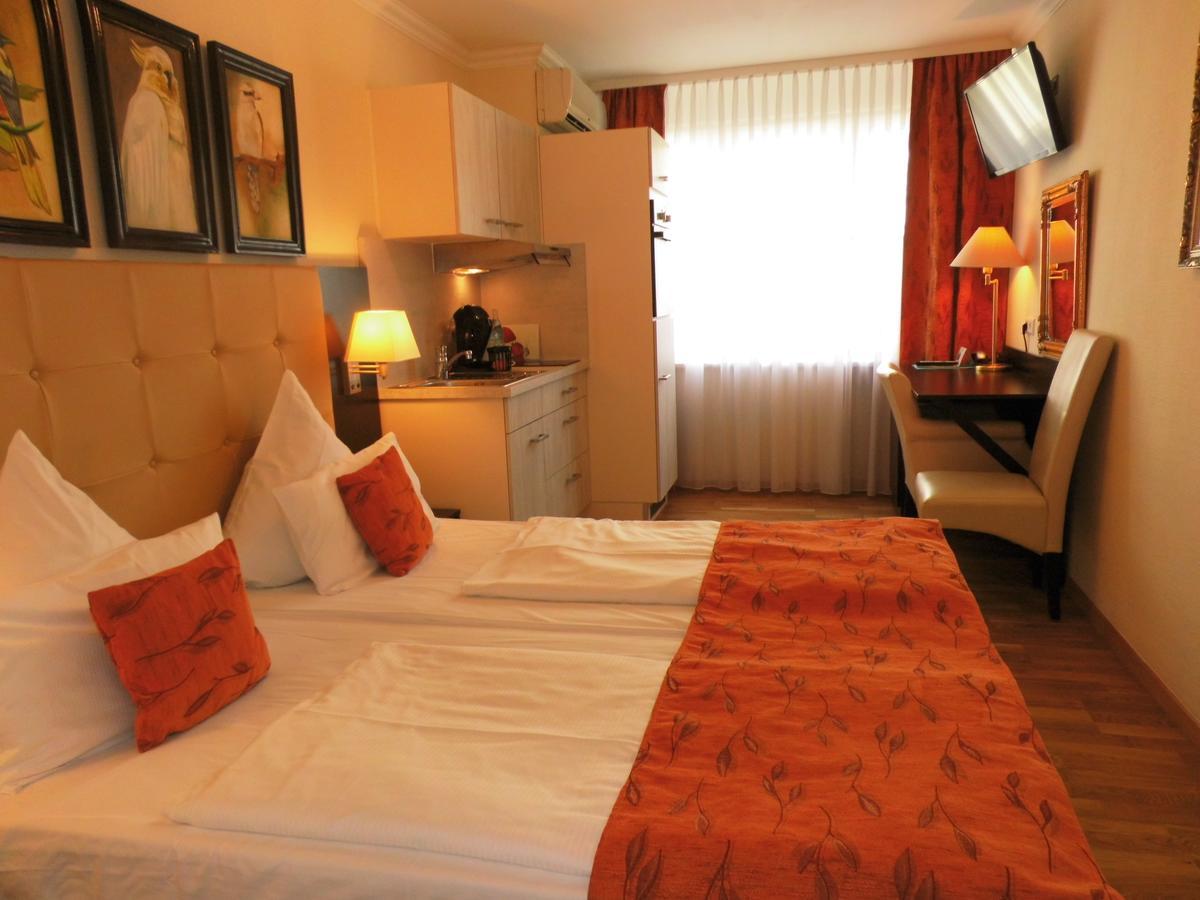 Aparthotel Guzulka & Restaurant Берлин Экстерьер фото